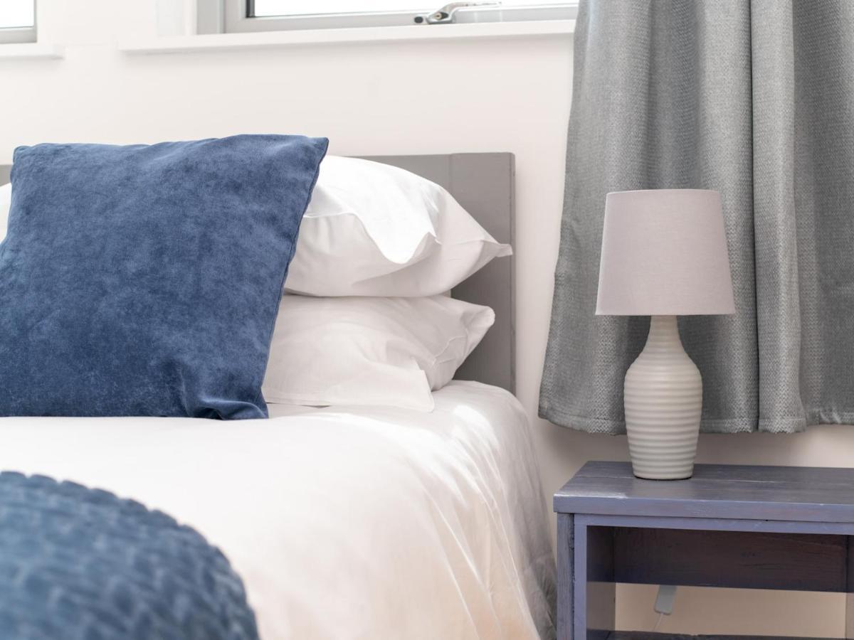 Pass The Keys Bright Modern One Bed Apartment - Bath City Centre Εξωτερικό φωτογραφία