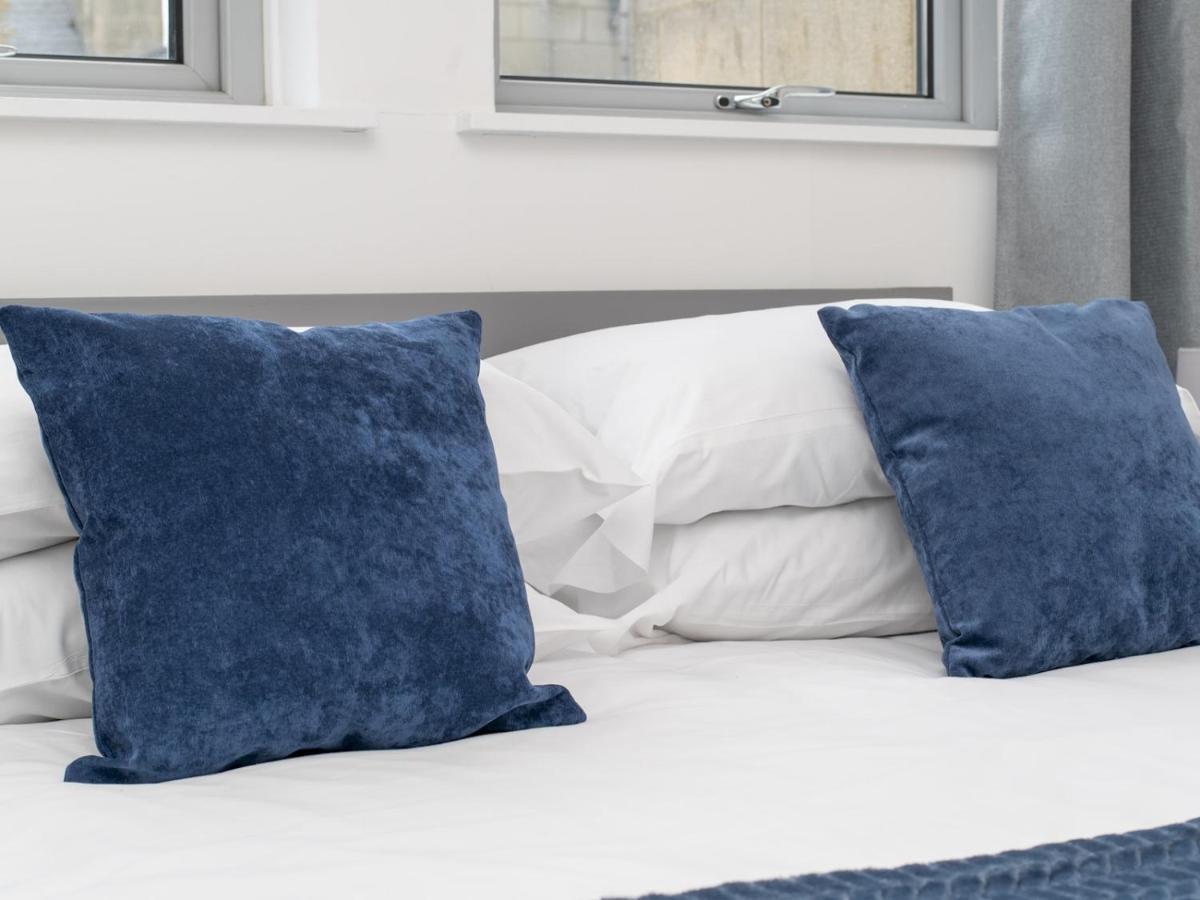 Pass The Keys Bright Modern One Bed Apartment - Bath City Centre Εξωτερικό φωτογραφία